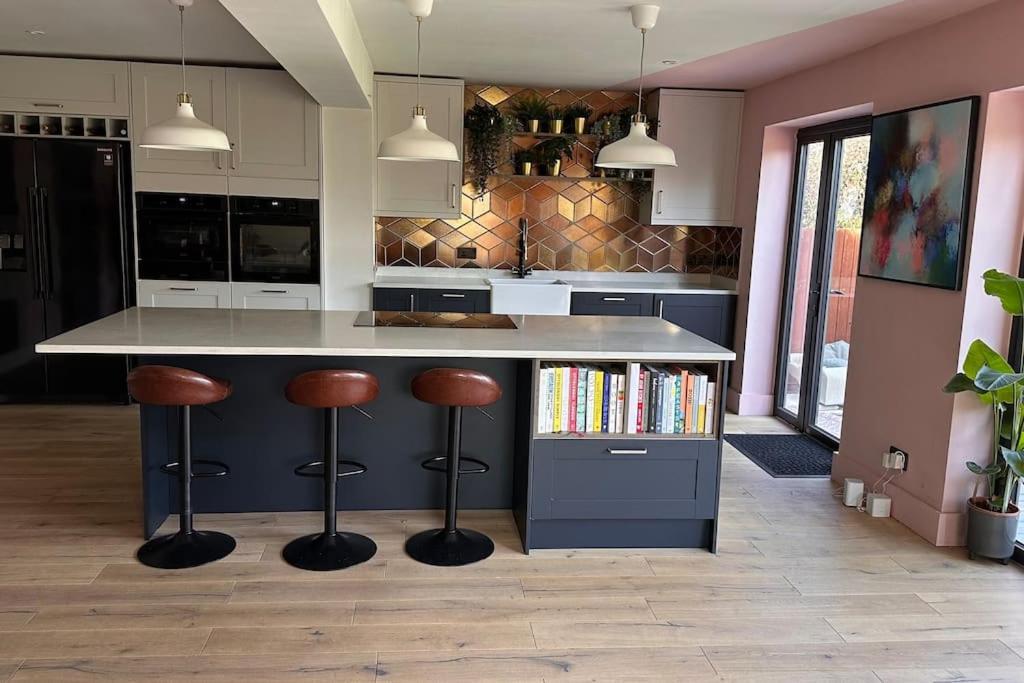 Formby, Spacious True Bungalow Steps From Beach Buitenkant foto