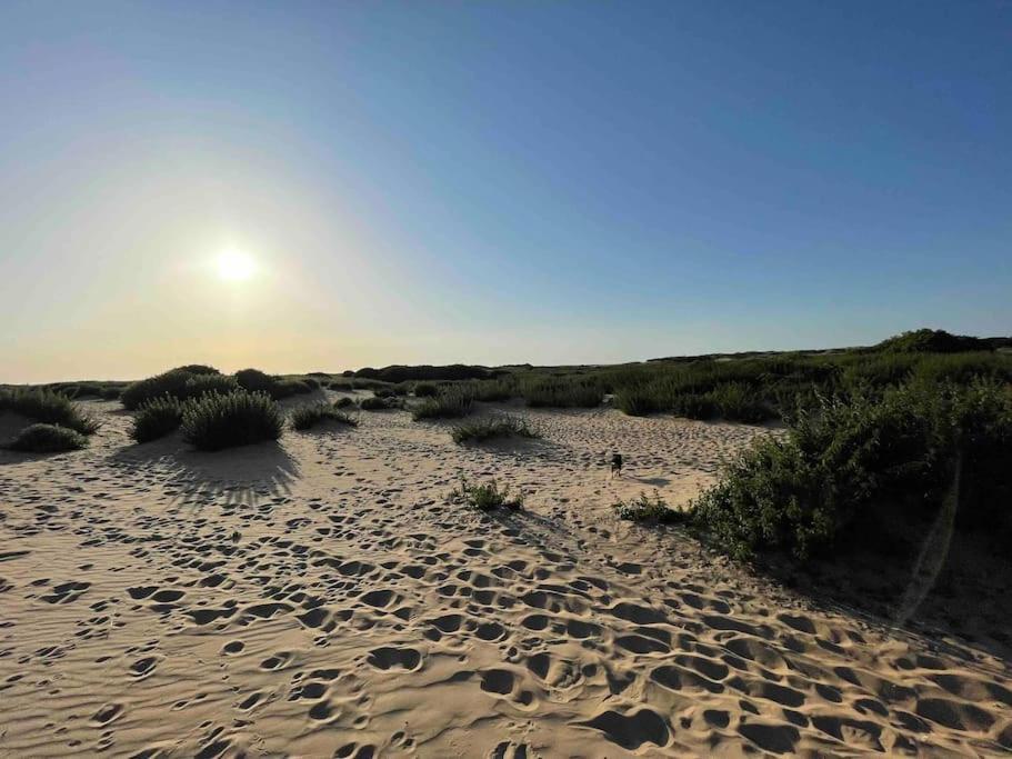 Formby, Spacious True Bungalow Steps From Beach Buitenkant foto